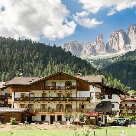 Frühstückspension Garni Letizia Campitello di Fassa